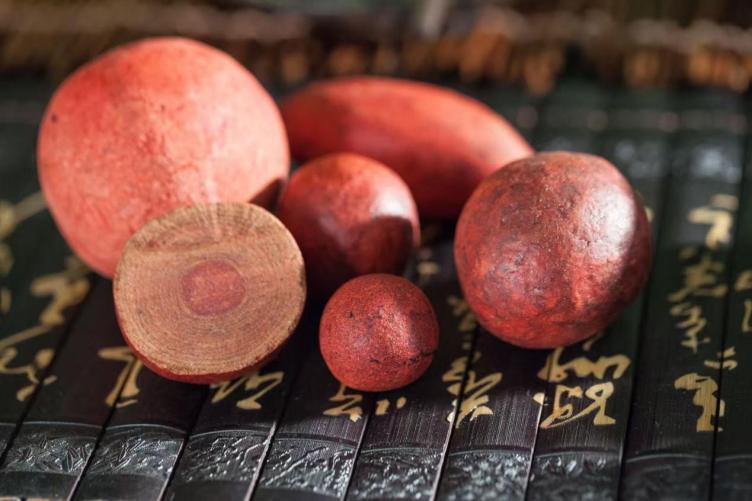 桌子上有幾個(gè)蘋果

AI 生成的內(nèi)容可能不正確。